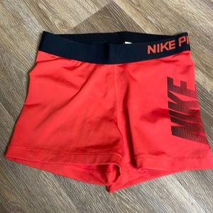 Women’s nike pro 3 inch shorts